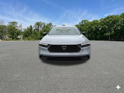 Used 2023 Honda Accord Sport image 3