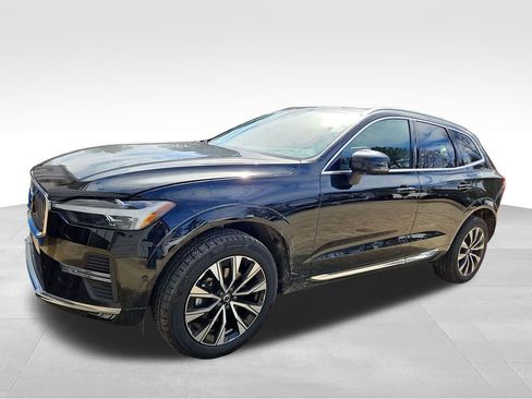 Used 2023 Volvo XC60 B5 Plus FWD image 3