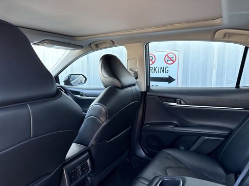 Used 2022 Toyota Camry XSE image 27