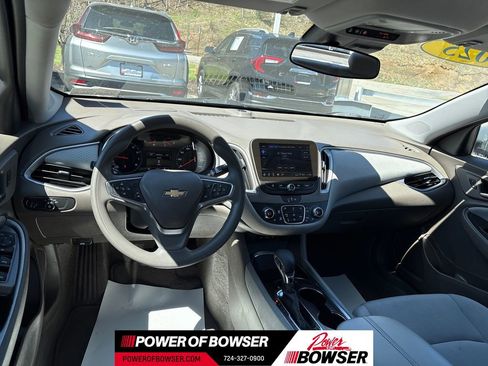 Used 2025 Chevrolet Malibu LT FWD image 11