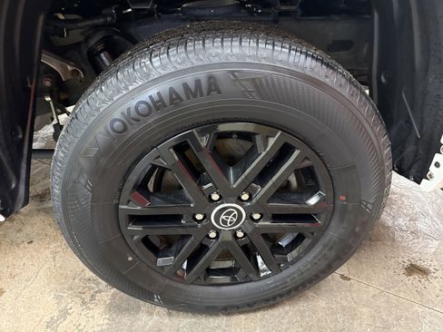 Used 2022 Toyota Tundra SR5 w/ SR5 Premium Package image 7