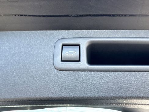 Used 2023 Toyota Highlander LE image 20