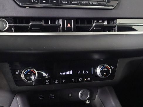 Used 2024 Mitsubishi Outlander SE image 48