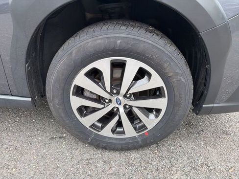 Used 2024 Subaru Outback 2.5i image 8