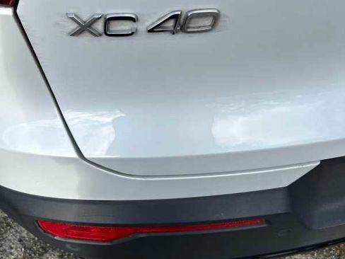 Used 2023 Volvo XC40 Recharge Ultimate image 6