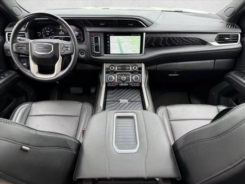 Used 2024 GMC Yukon Denali w/ Advanced Technology Package AWD/4WD image 13