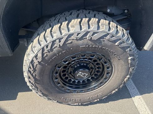 Certified 2025 GMC Sierra 2500 AT4 w/ AT4 Premium Plus Package AWD/4WD image 38