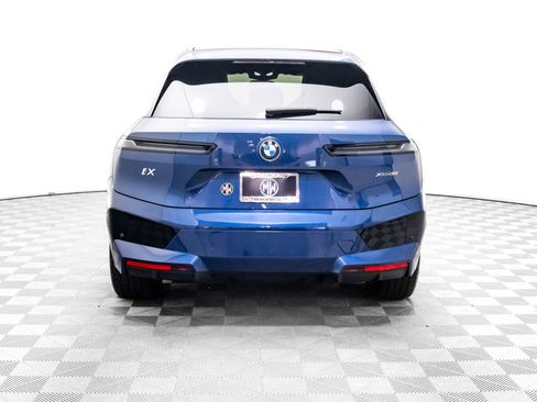 Used 2024 BMW iX xDrive50 w/ Premium Package image 4