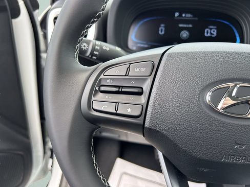 New 2026 Hyundai Venue SEL FWD image 27