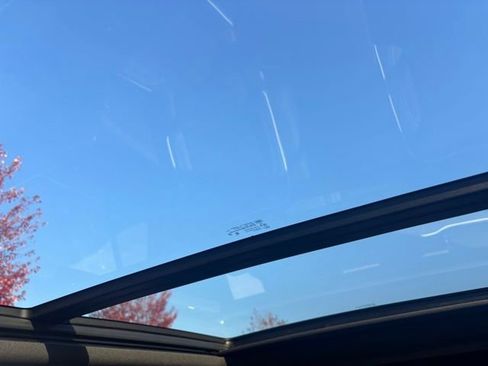 Used 2025 GMC Yukon AT4 Ultimate w/ LPO, Illumination Package image 14