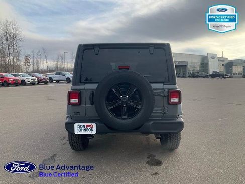 Used 2023 Jeep Wrangler Sport image 23