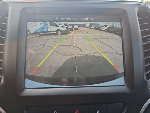 Used 2022 Jeep Cherokee Latitude Lux FWD image 21