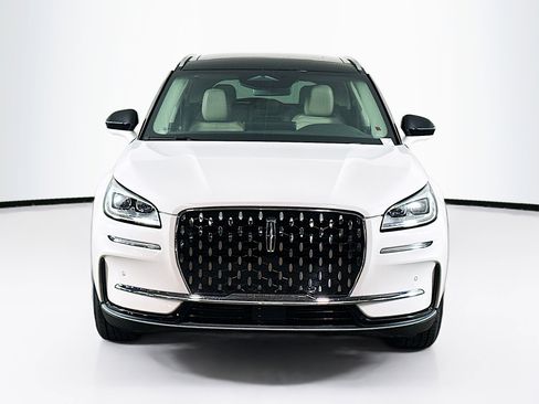 Used 2023 Lincoln Corsair Reserve w/ Equipment Group 201A FWD image 2