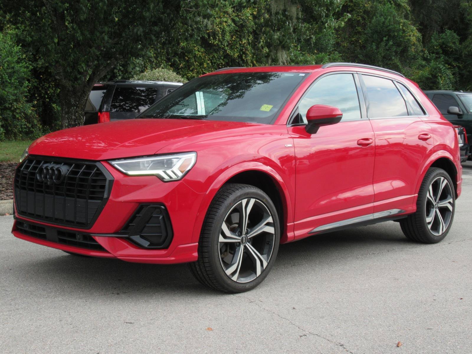 Used 2023 Audi Q3 2.0T Premium Plus w/ Premium Plus Package AWD/4WD image 3