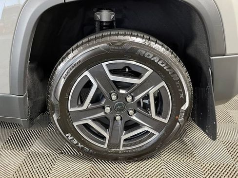 Used 2026 Jeep Cherokee Laredo AWD/4WD image 9