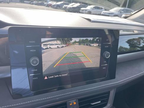 New 2026 Volkswagen Taos SE AWD/4WD image 24
