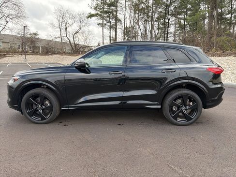 Certified 2025 Audi Q5 2.0T Premium Plus w/ Premium Plus image 2