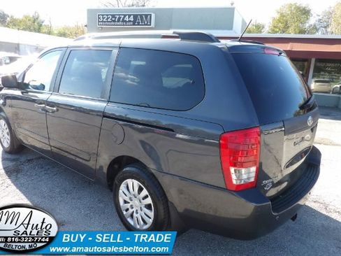 Used 2014 Kia Sedona LX image 3