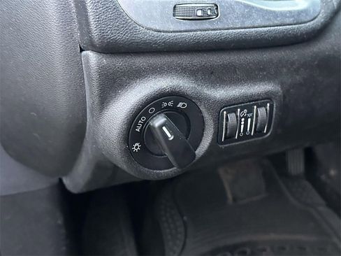 Used 2014 Dodge Dart SXT image 18