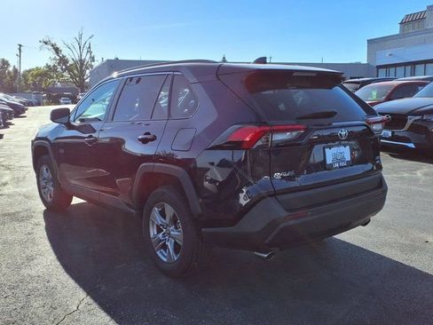 Used 2025 Toyota RAV4 XLE AWD/4WD image 2