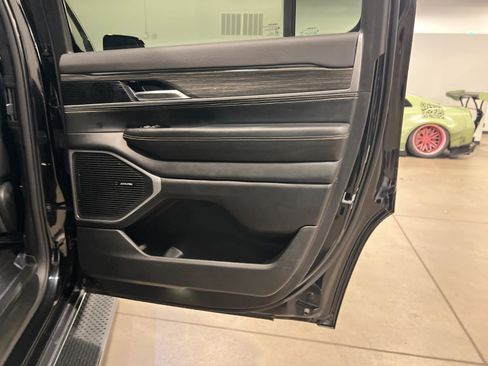 Used 2022 Jeep Wagoneer Series III w/ Flexible Seating Group AWD/4WD image 42