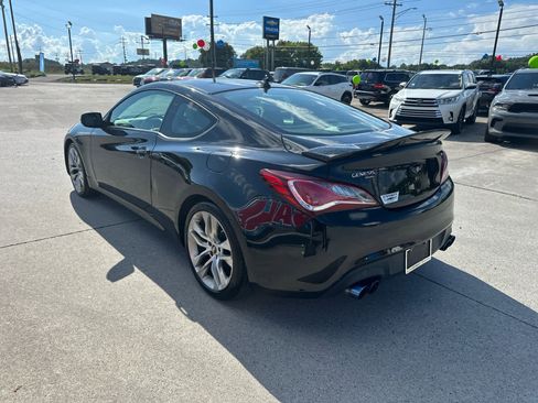 Used 2015 Hyundai Genesis 3.8 image 8