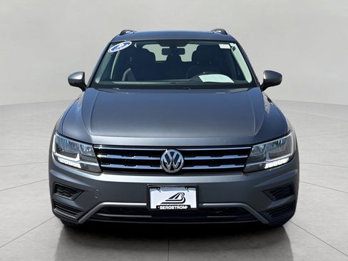 Used 2018 Volkswagen Tiguan SE w/ Panoramic Sunroof Package AWD/4WD image 2