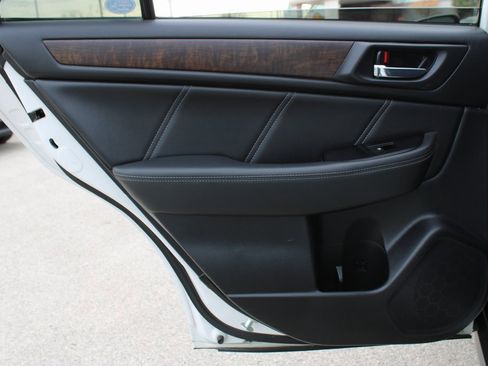 Used 2019 Subaru Outback 3.6R Limited image 21