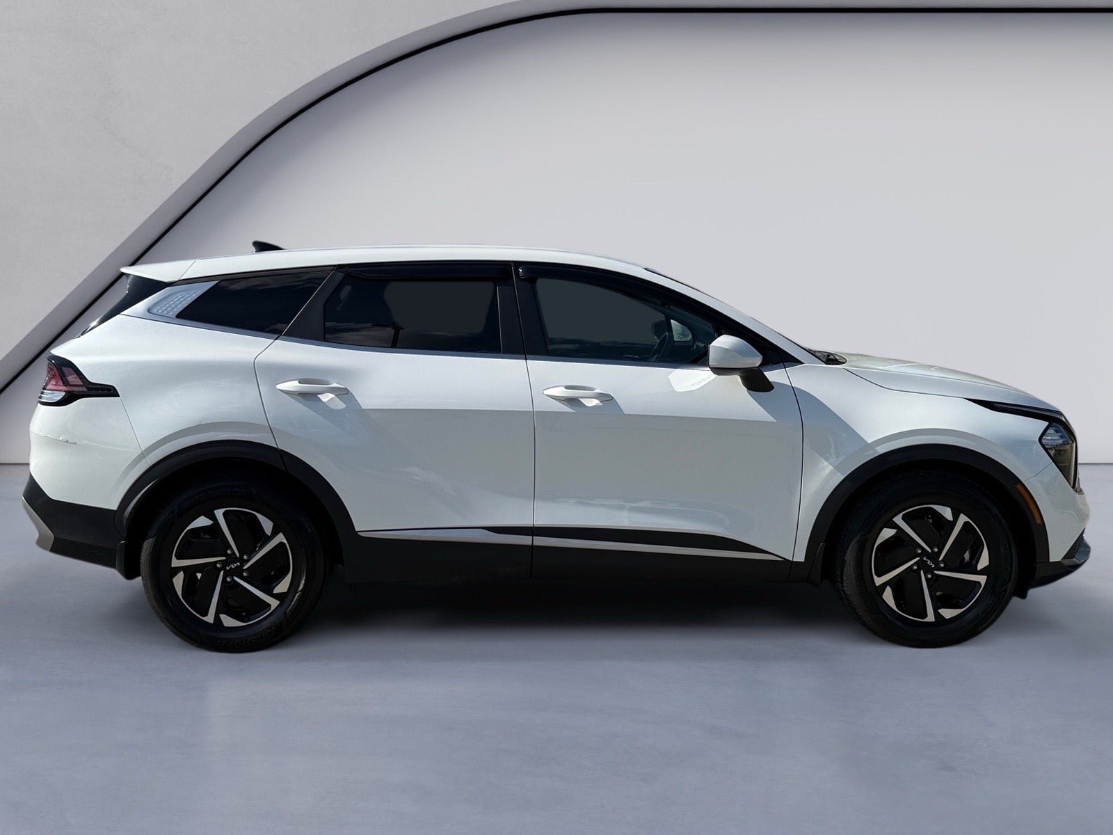 Used 2023 Kia Sportage LX FWD image 6