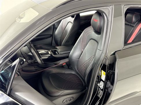 Used 2021 Aston Martin DBX image 14