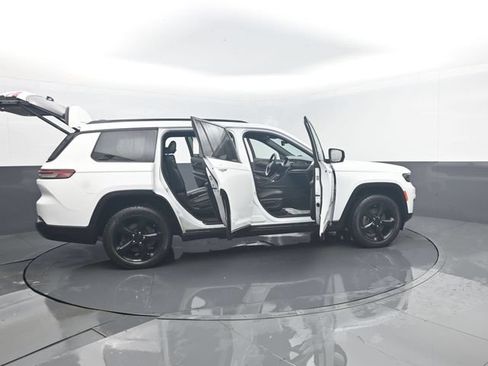 Used 2021 Jeep Grand Cherokee L Laredo AWD/4WD image 31