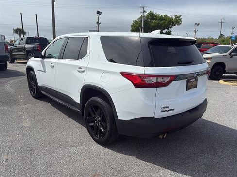 Used 2020 Chevrolet Traverse LS w/ LPO, Blackout Package image 5