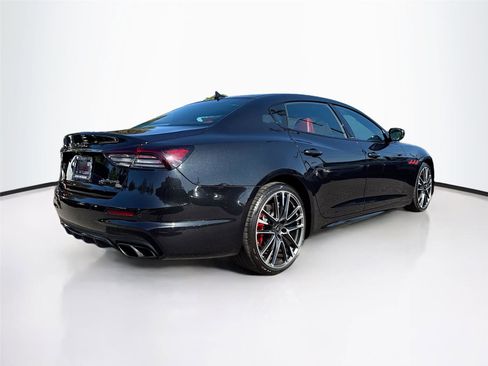 Used 2021 Maserati Quattroporte Trofeo image 7