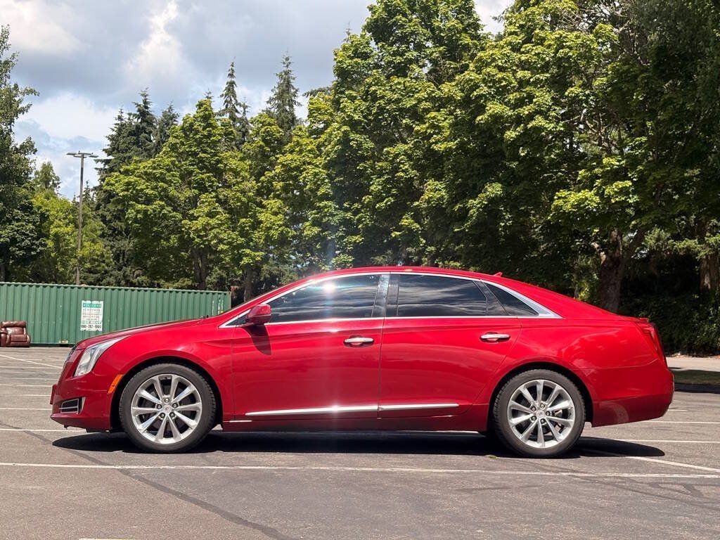 Used 2013 Cadillac XTS Premium AWD/4WD image 2