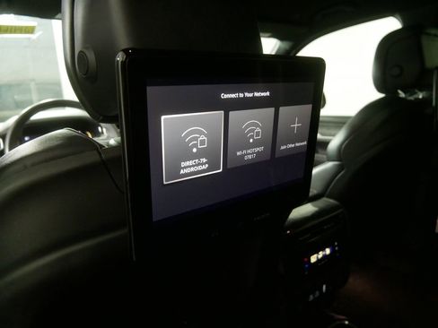Used 2022 Jeep Wagoneer Series III w/ Rear Seat Video Group 1 AWD/4WD image 19