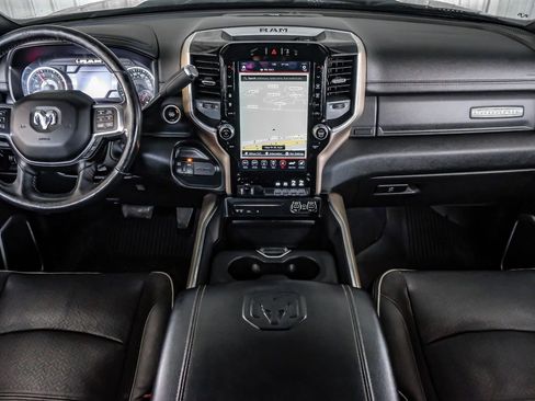 Used 2019 RAM 2500 Laramie w/ Black Appearance Package AWD/4WD image 13