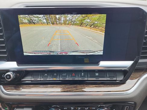 Certified 2025 GMC Sierra 1500 SLE image 18