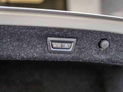 Used 2018 BMW 540i w/ Premium Package RWD image 12