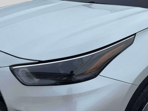 Certified 2023 Toyota Highlander LE image 12