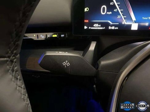 Used 2025 BMW 530i xDrive image 32