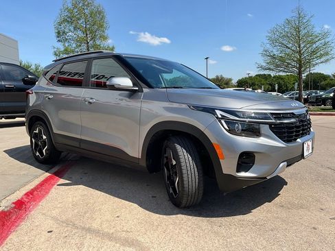 Used 2025 Kia Seltos S image 4