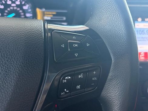 Used 2018 Ford Explorer XLT w/ Equipment Group 202A AWD/4WD image 33