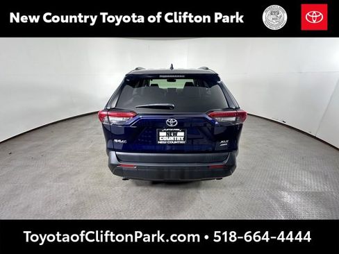Used 2019 Toyota RAV4 XLE image 4