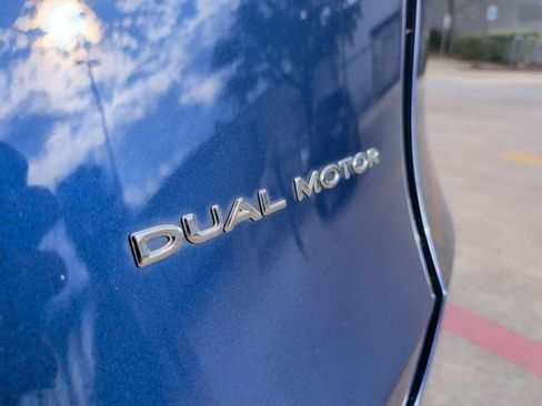 Used 2022 Tesla Model Y Long Range AWD/4WD image 30