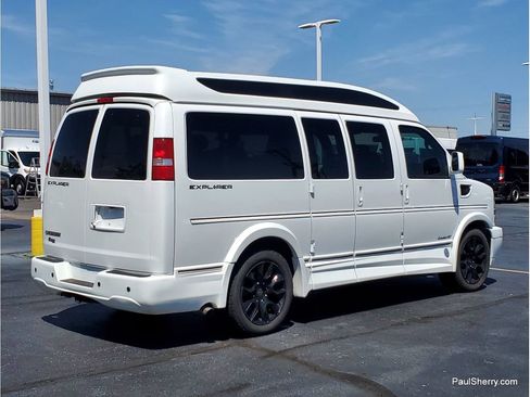 Used 2023 Chevrolet Express 2500 RWD image 7