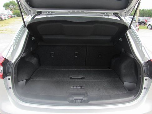 Used 2021 Nissan Rogue Sport SL image 6