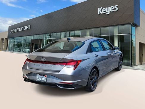 Used 2023 Hyundai Elantra SEL FWD image 4