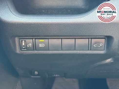 Used 2022 Toyota RAV4 XLE w/ Convenience Package AWD/4WD image 9