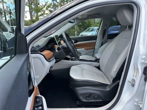 Used 2022 Jeep Compass Limited AWD/4WD image 18