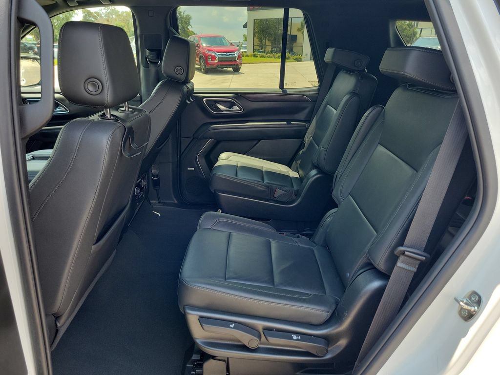 Used 2022 Chevrolet Tahoe LT w/ Luxury Package RWD image 9